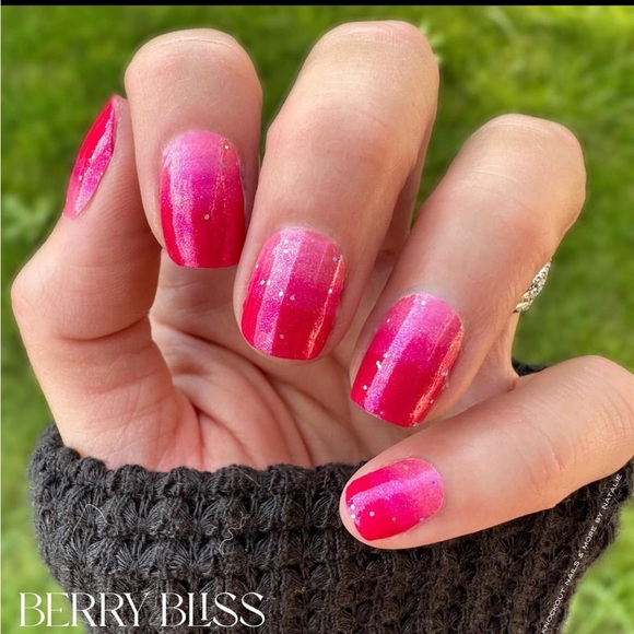 RETIRED Color Street Nail Strips Berry Bliss - Picture 1 of 7